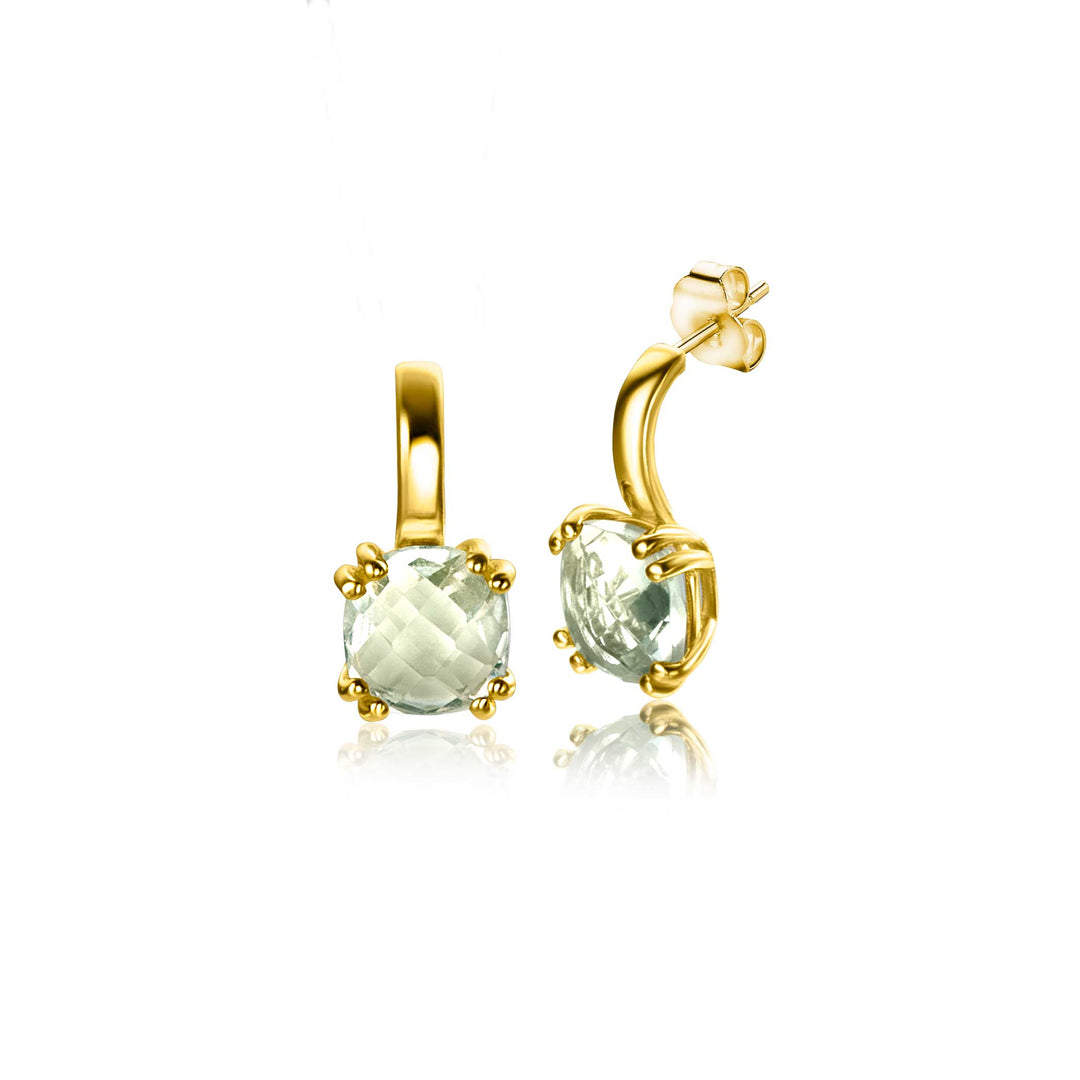 De Zinzi Oorbellen Goud Zgo376 toont prachtige lichtgroene amethisten in vierkante zettingen. Deze elegante gouden oorbellen hebben een delicate haak om vast te maken en worden prachtig weergegeven op een witte achtergrond.