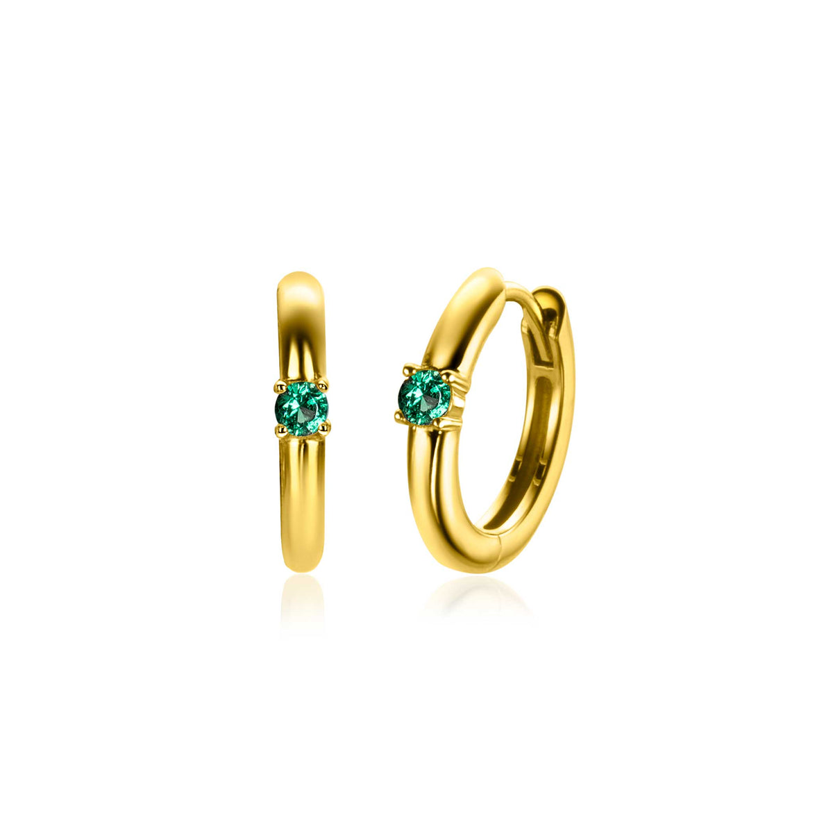 Goldplattierte Ohrringe mit grünem Edelstein und geschwungener Form