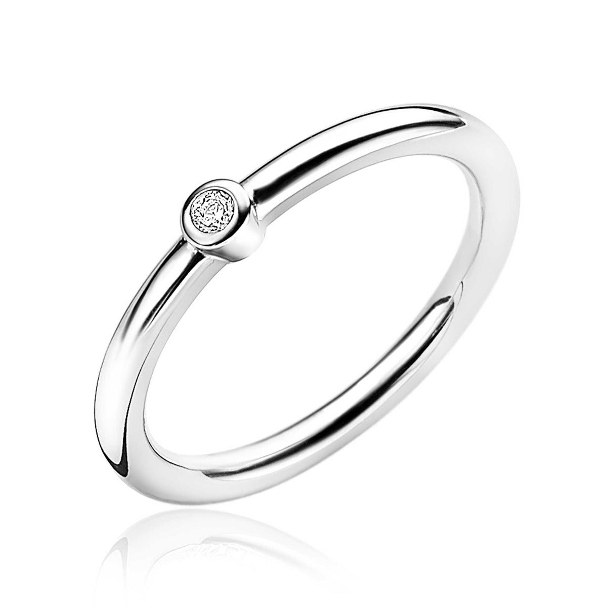 Ring aus Silber mit rundem, funkelndem Edelstein in der Mitte